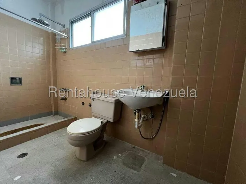 Casa (Duplex) en Alquiler en Los Chorros, Distrito Metropolitano - 21