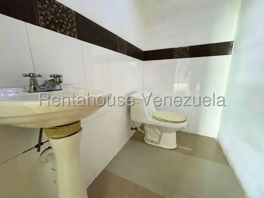 Local Comercial en Venta en El Cercado, Lara - 13