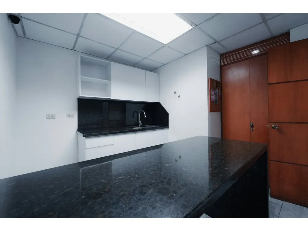 Se vende oficina 181m2 Torre Credicard El Bosque 6505 - 23