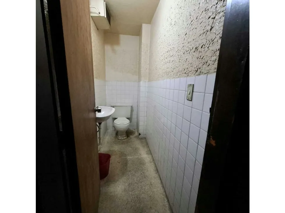 LOCAL COMERCIAL EN ALQUILER EL PUNTO QUE SU MARCA NECESITA 223M2 - 11