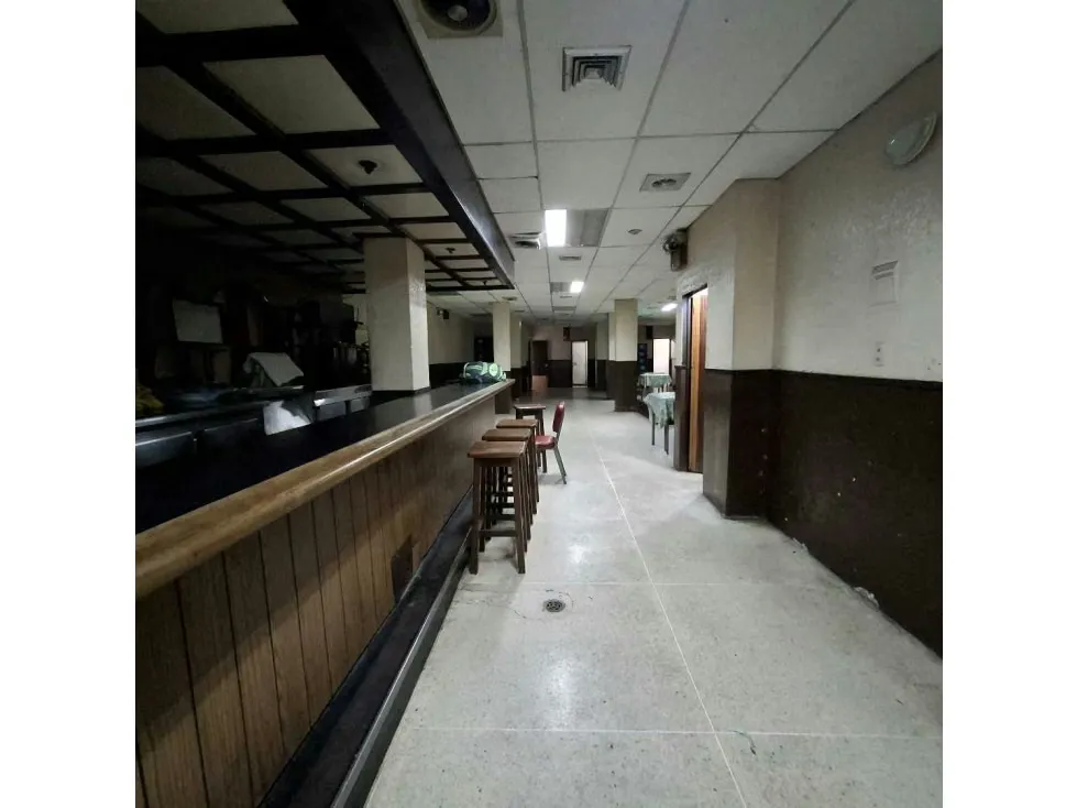 LOCAL COMERCIAL EN ALQUILER EL PUNTO QUE SU MARCA NECESITA 223M2 - 5