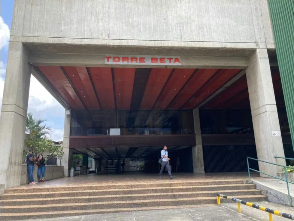 Se vende oficina 120m2 Los Ruices 9289