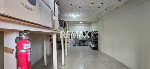 LOCAL COMERCIAL EN VENTA EN C.C.P Y RESIDENCIAL BAYONA - 11