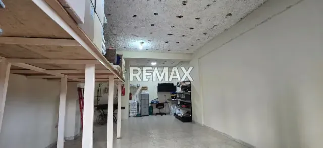 LOCAL COMERCIAL EN VENTA EN C.C.P Y RESIDENCIAL BAYONA - 12