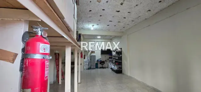 LOCAL COMERCIAL EN VENTA EN C.C.P Y RESIDENCIAL BAYONA - 3