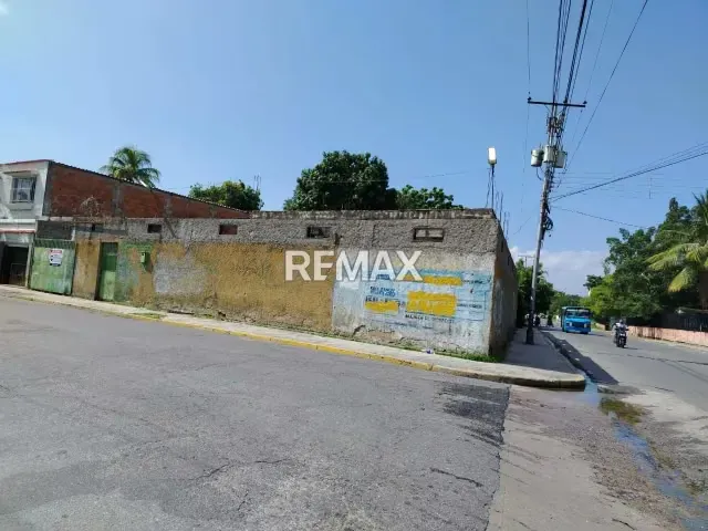 TERRENO EN VENTA - 2