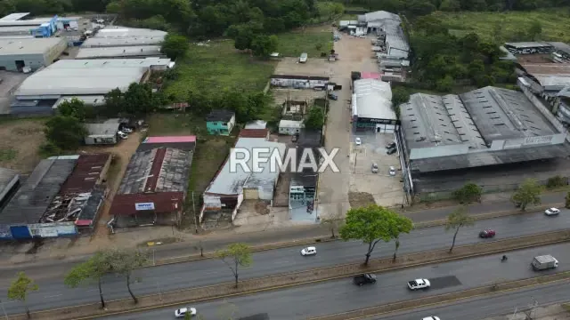 SE VENDE PARCELA DE 5157 M2 EN AV ALIRIO UGARTE PELAYO, BAJO GUARAPICHE - 2