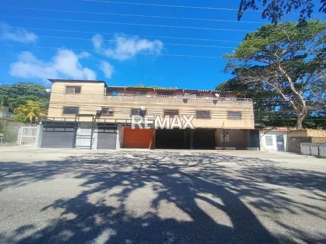 Cómodo apartamento tipo estudio en alquiler en Cocheima, La Asunción. Semi-amoblado.