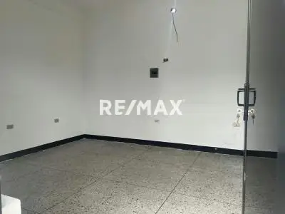 Local Comercial N° 14 en Alquiler Avenida Andrés Bello entre Carrera 21 y 22 Zona Centro- Barquisimeto