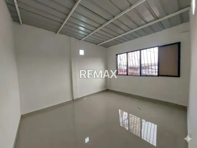CASA EN VENTA A Pie de Calle, Barrio Sucre, Más arriba del Leñador. - 13