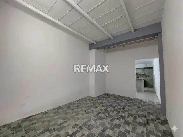CASA EN VENTA A Pie de Calle, Barrio Sucre, Más arriba del Leñador. - 2
