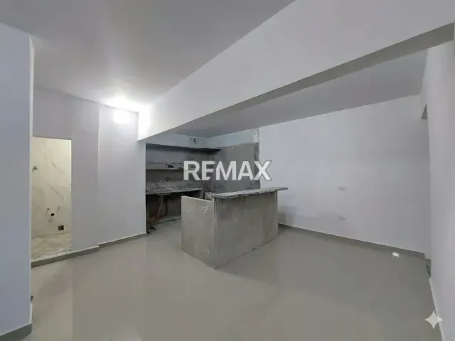 CASA EN VENTA A Pie de Calle, Barrio Sucre, Más arriba del Leñador. - 5