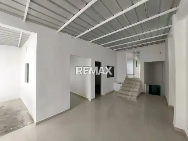 CASA EN VENTA A Pie de Calle, Barrio Sucre, Más arriba del Leñador. - 7
