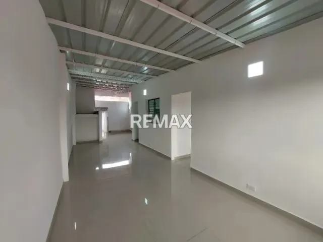 CASA EN VENTA A Pie de Calle, Barrio Sucre, Más arriba del Leñador. - 9