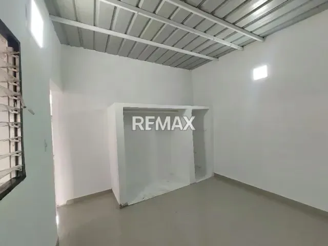 CASA EN VENTA A Pie de Calle, Barrio Sucre, Más arriba del Leñador. - 10