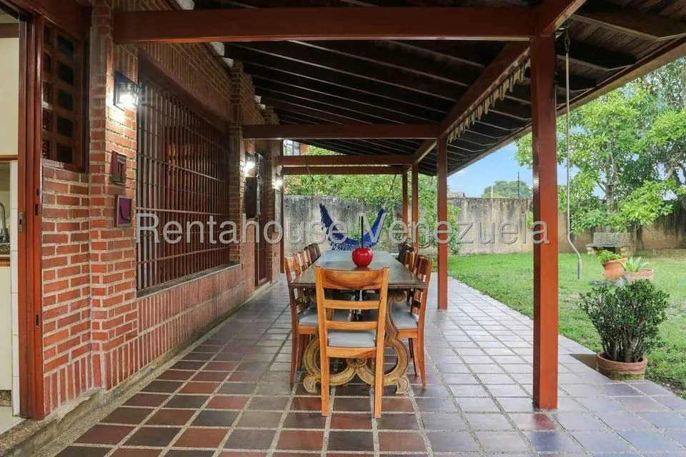 Casa (1 Nivel) en Venta en Colinas del Tamanaco, Distrito Metropolitano - 25