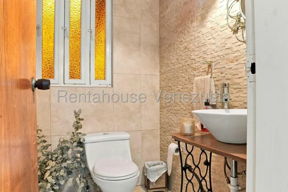 Casa (1 Nivel) en Venta en Colinas del Tamanaco, Distrito Metropolitano - 34