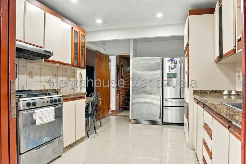 Casa (1 Nivel) en Venta en Colinas del Tamanaco, Distrito Metropolitano - 35