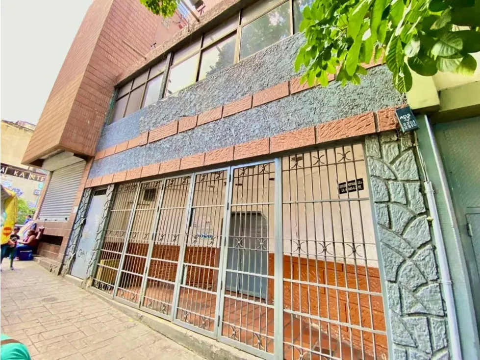 LOCAL COMERCIAL Y FONDO DE COMERCIO 600 M2 A PIE DE CALLE