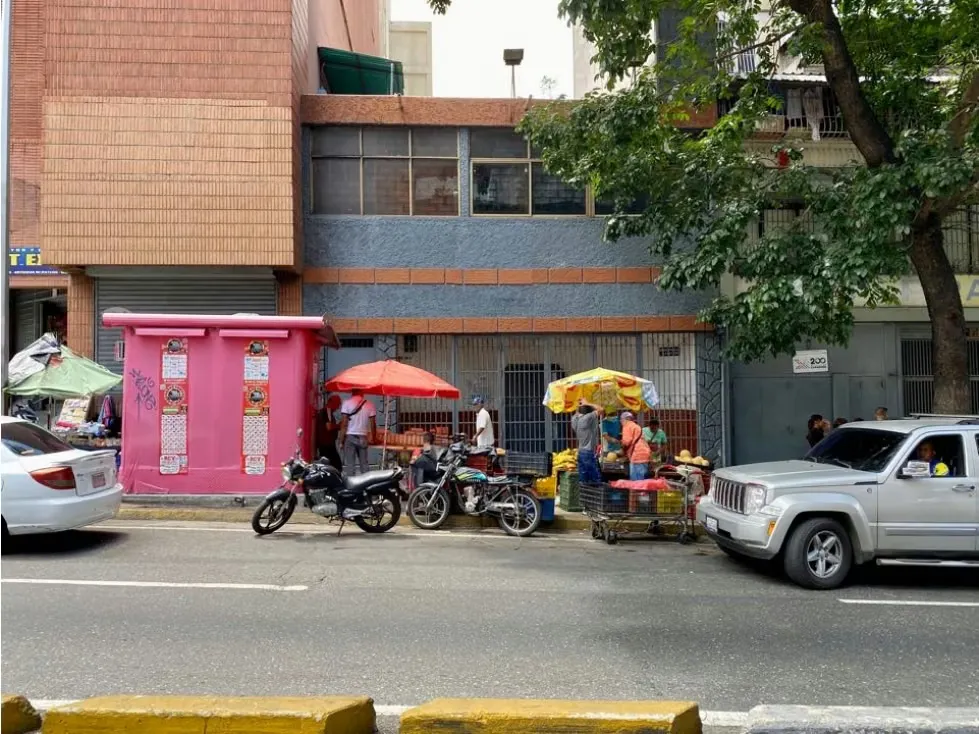 LOCAL COMERCIAL Y FONDO DE COMERCIO 600 M2 A PIE DE CALLE - 2