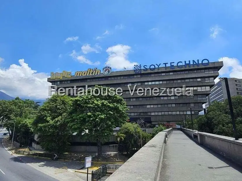 Comercial (Oficina) en Alquiler en Chuao, Distrito Metropolitano