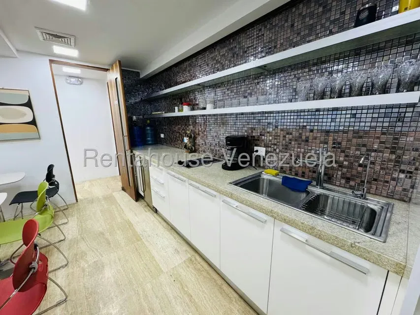 Oficina en Venta en Macaracuay, Distrito Metropolitano - 17