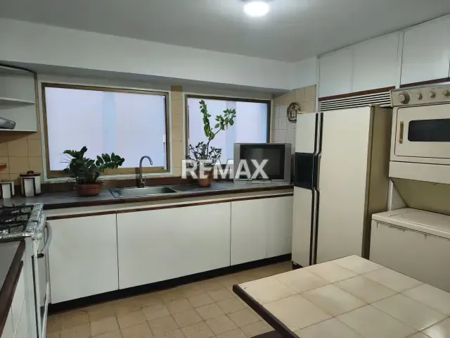 LINDO Y AMPLIO APARTAMENTO EN VENTA EN LOS RUICES - 11