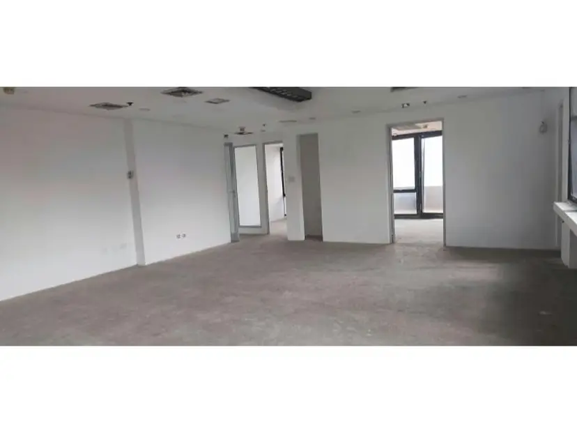 Alquilo oficina 230m2 Altamira 4776