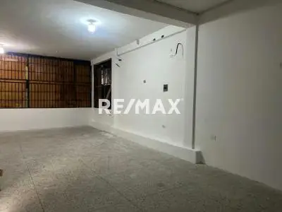 Local Comercial N° 19 en Alquiler Avenida Andrés Bello entre Carrera 21 y 22 Zona Centro - Barquisimeto