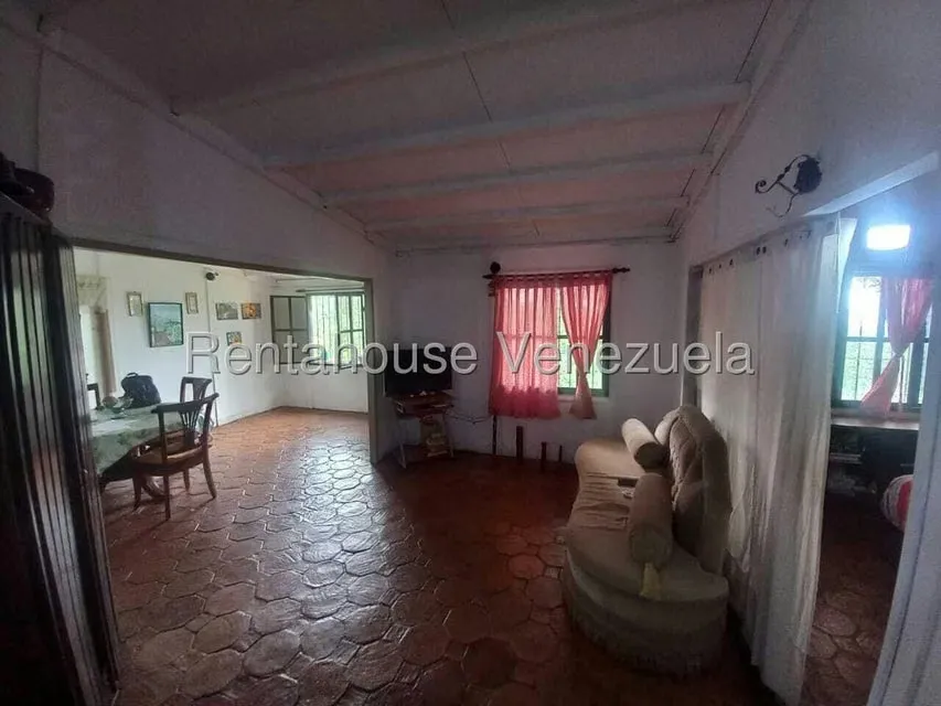Casa (1 Nivel) en Venta en Avenida Principal Cecilio Acosta, Miranda - 11