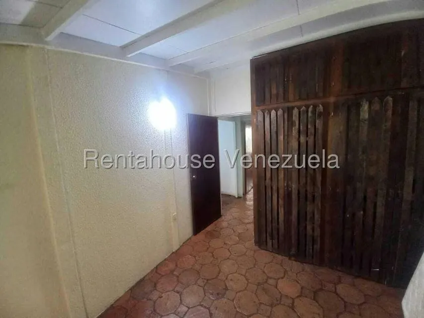 Casa (1 Nivel) en Venta en Avenida Principal Cecilio Acosta, Miranda - 16