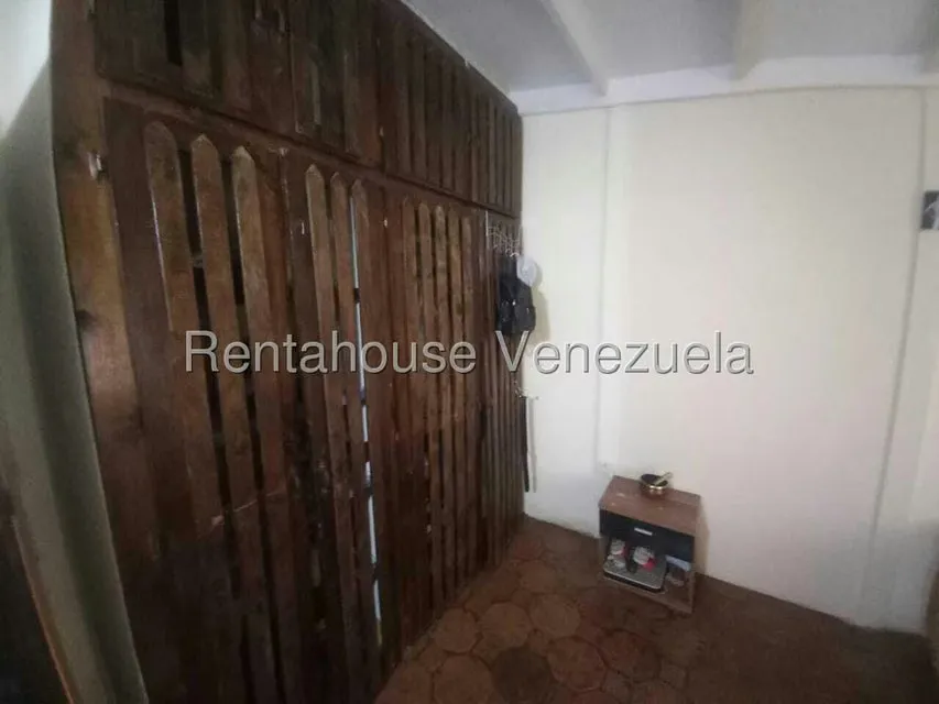 Casa (1 Nivel) en Venta en Avenida Principal Cecilio Acosta, Miranda - 23