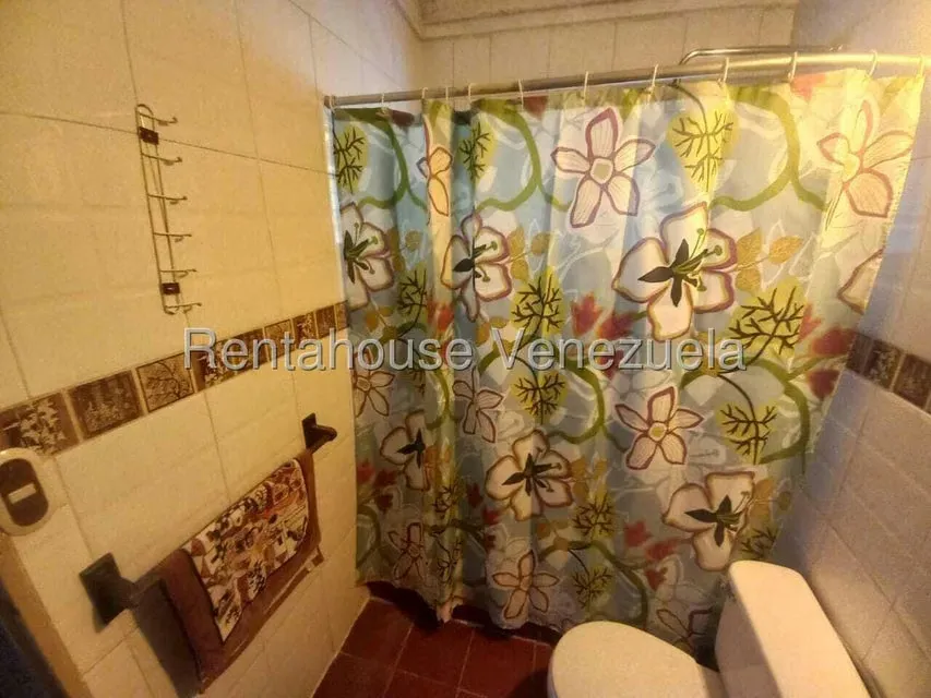 Casa (1 Nivel) en Venta en Avenida Principal Cecilio Acosta, Miranda - 35