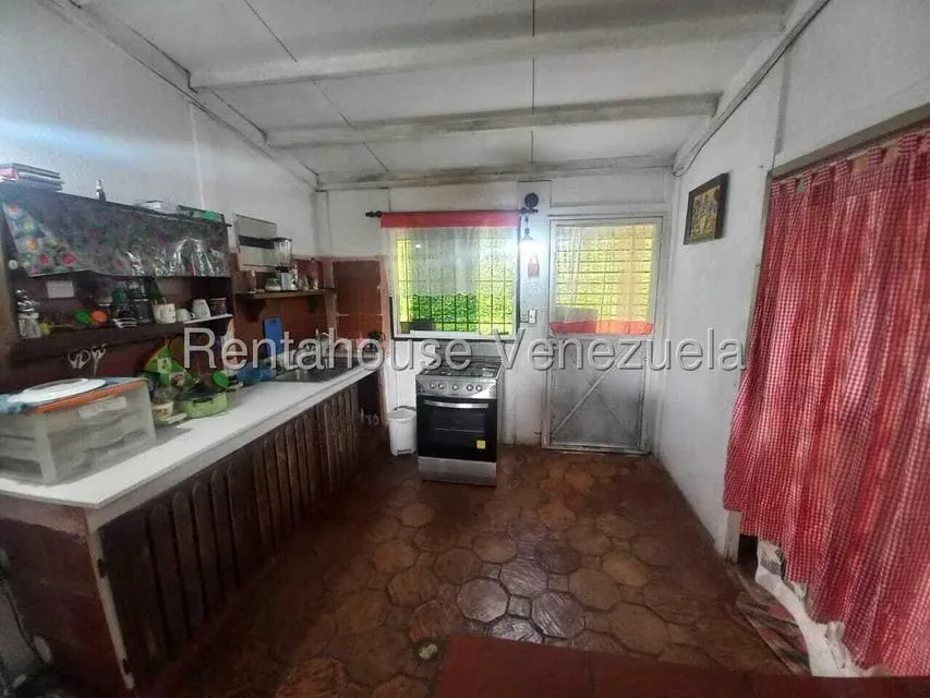 Casa (1 Nivel) en Venta en Avenida Principal Cecilio Acosta, Miranda - 6