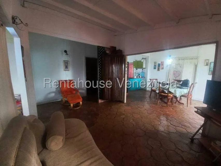 Casa (1 Nivel) en Venta en Avenida Principal Cecilio Acosta, Miranda - 10