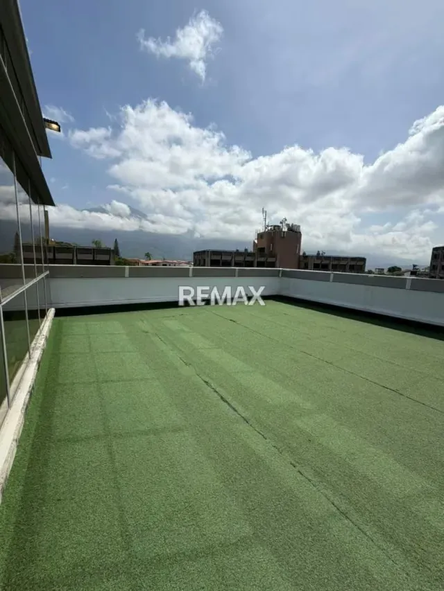 Se Alquila Oficina Comercial en Santa Paula - 12