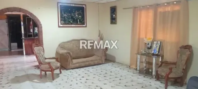 Hermosa Casa en VENTA, El Dividive de oportunidad - 4
