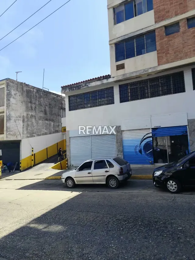 ALQUILO LOCAL A PIE DE CALLE EN EL CENTRO DE VALENCIA, CALLE RONDÓN CRUCE CON AVENIDA URDANETA - 2