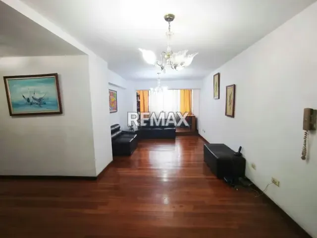 AMPLIO Y HERMOSO APARTAMENTO EN VENTA EN LA CANDELARIA - 3