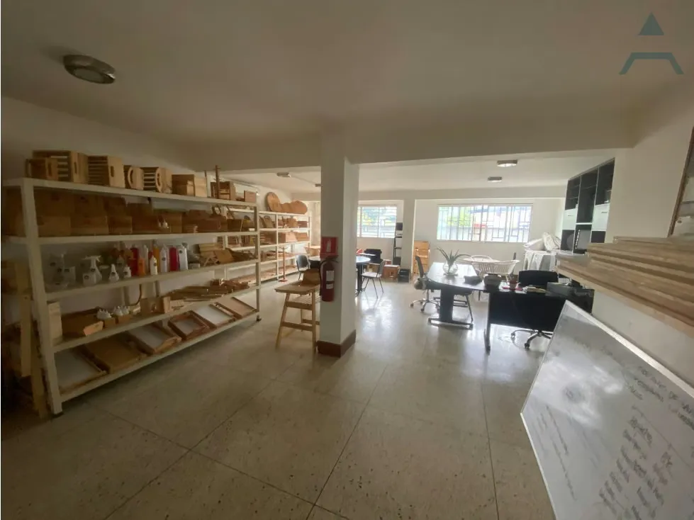Se vende Galpon 2385m² 6b+10e Carrizal - 3