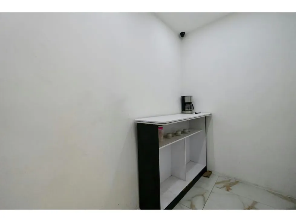 Venta de Spa con mobiliario y Local Comercial Av.Baralt.El Silencio. - 19