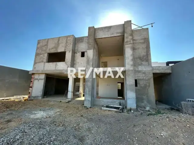 Casa en venta, Obra gris - Urbanización Jardin Las virtudes