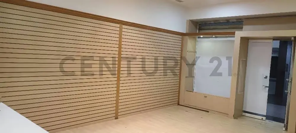 Venta de Local Comercial el Centro Comercial Plazas Las Américas de 60 m2 - 5