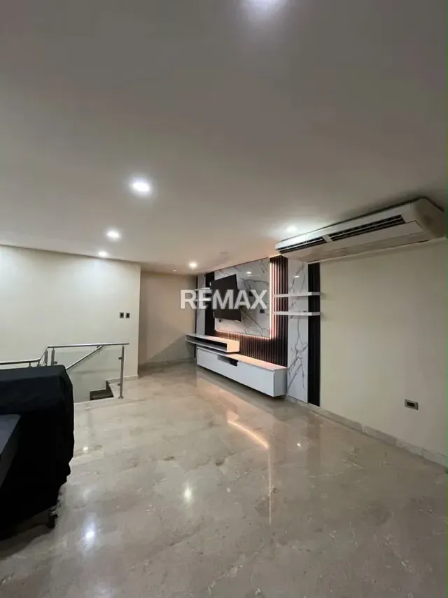 Hermoso Townhouse en Las Naciones - 13