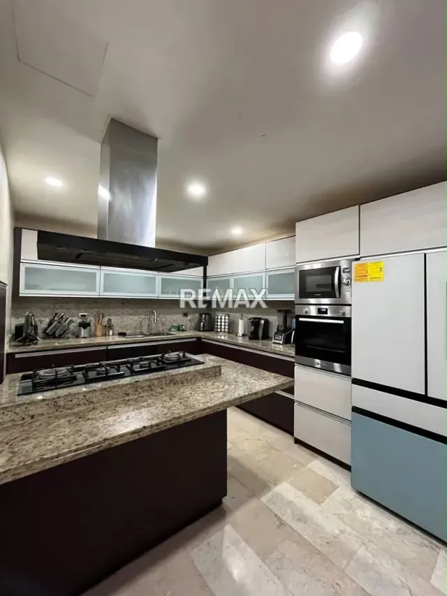 Hermoso Townhouse en Las Naciones - 2