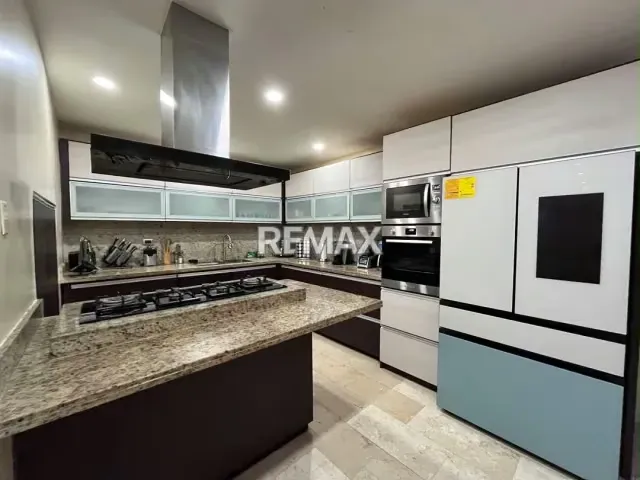 Hermoso Townhouse en Las Naciones - 3