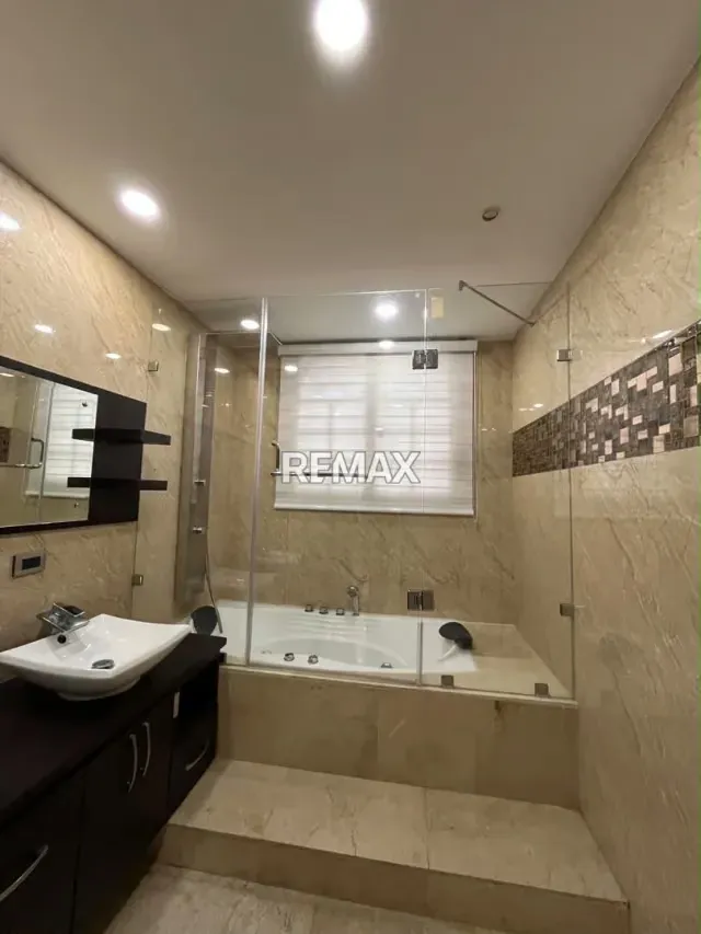 Hermoso Townhouse en Las Naciones - 10