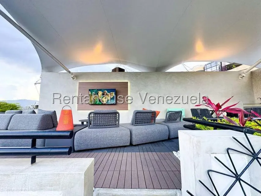 Apartamento (Penthouse) en Venta en Colinas de Valle Arriba, Distrito Metropolitano - 38