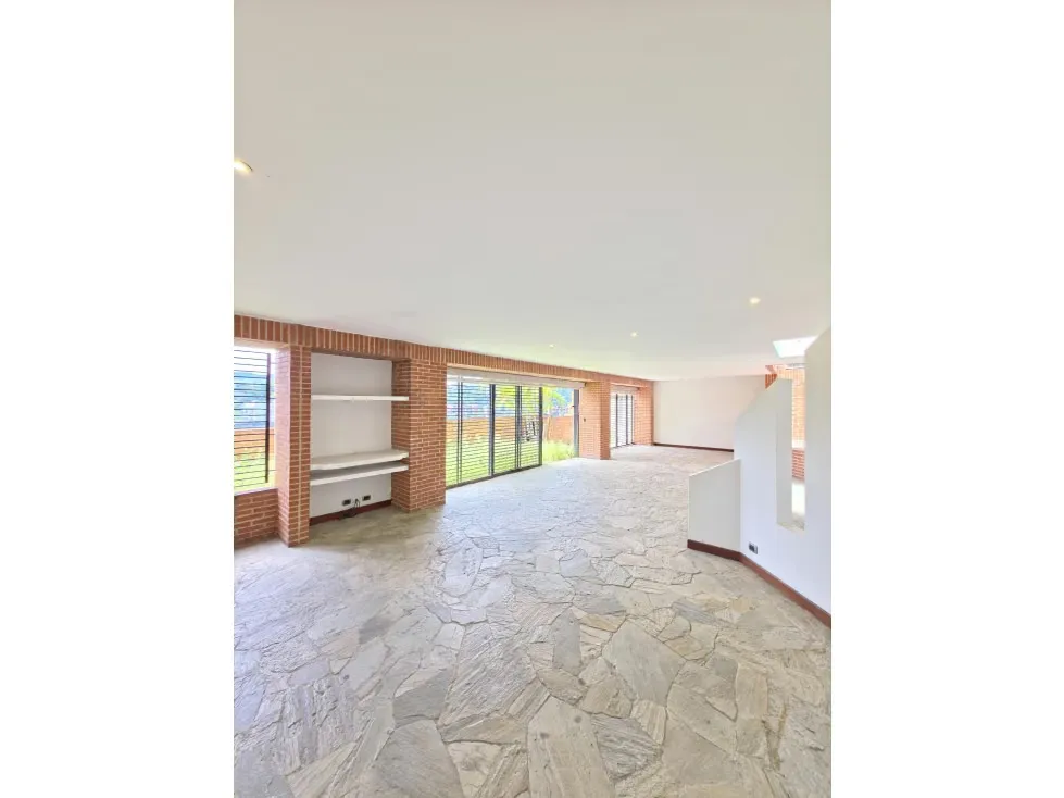 PLANTA BAJA DUPLEX EN VENTA 544 M2 - URB LA ALAMEDA - 2