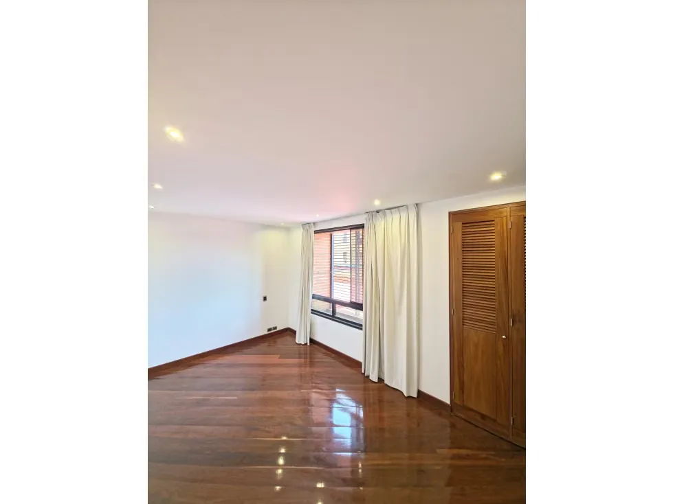 PLANTA BAJA DUPLEX EN VENTA 544 M2 - URB LA ALAMEDA - 11